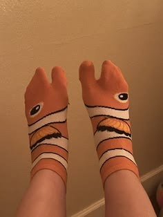 Clownfish split-toe socks — the sock tease